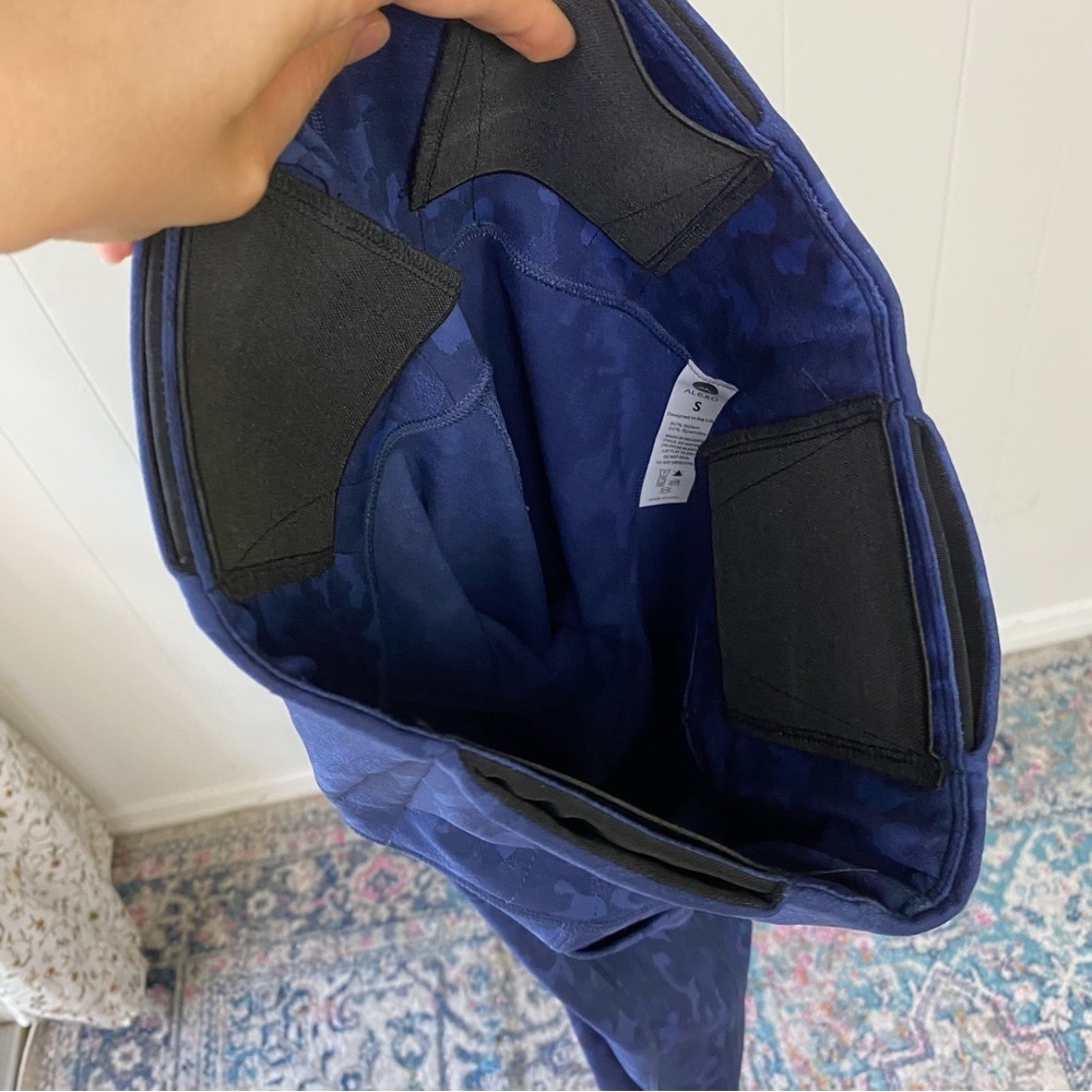 Alexo Athletica Face Forward Concealed Carry Blue Camo Navy Leggings Womens Sz S - Picture 11 of 16